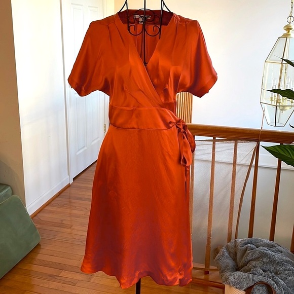 Banana Republic Dresses & Skirts - Banana Republic Silk Wrap Dress
